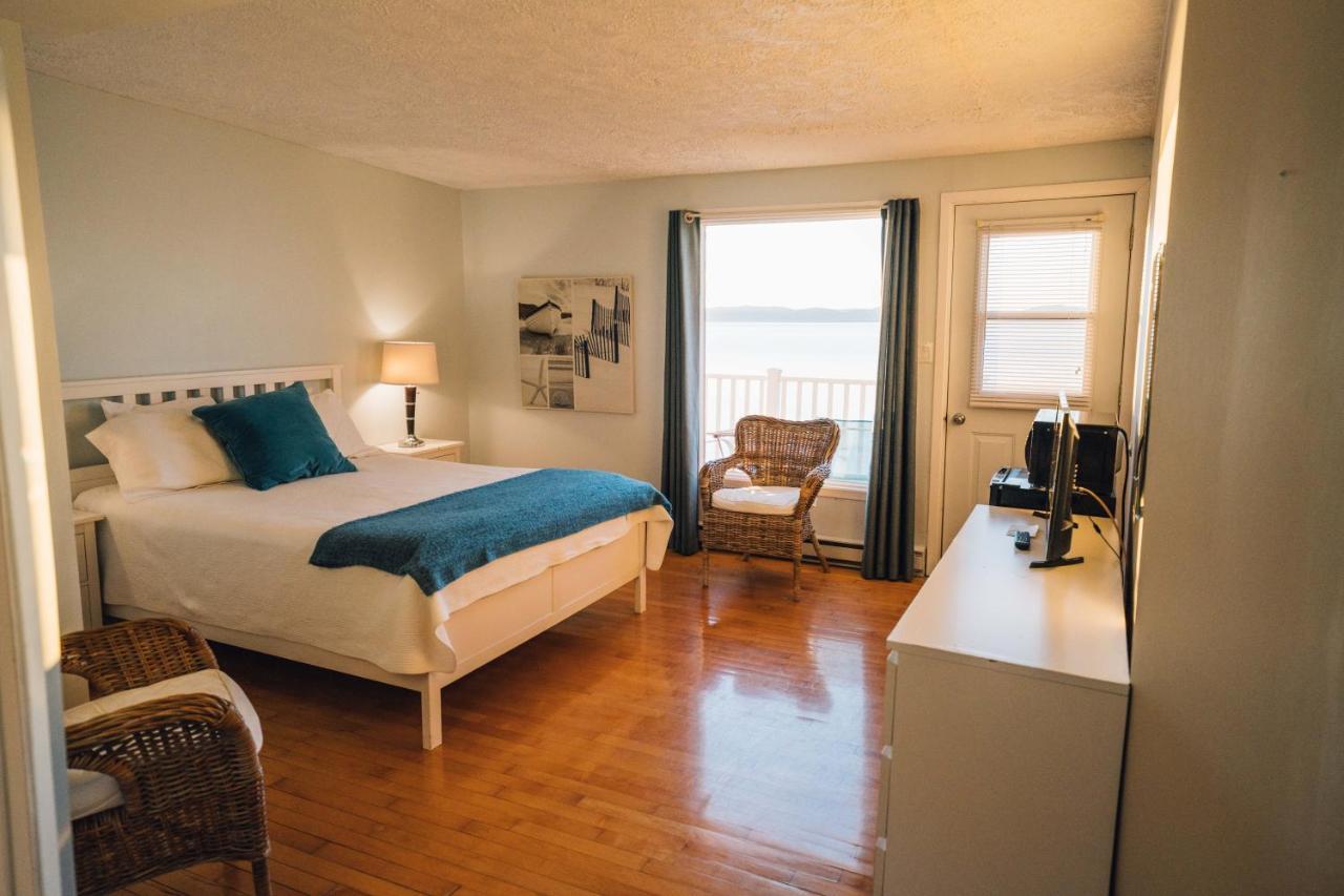 Auberge Sur Mer Notre-Dame-du-Portage 외부 사진