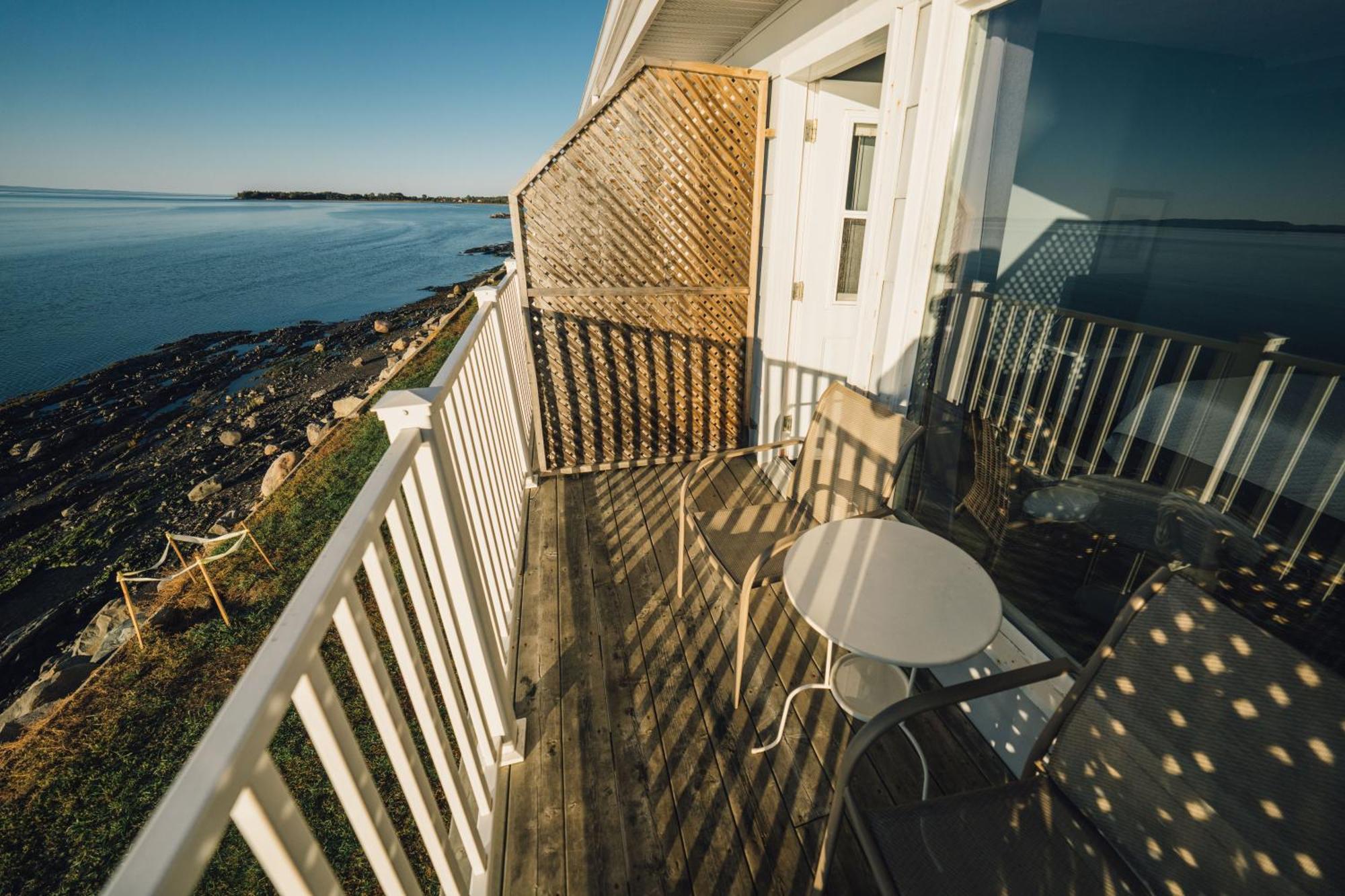 Auberge Sur Mer Notre-Dame-du-Portage 외부 사진