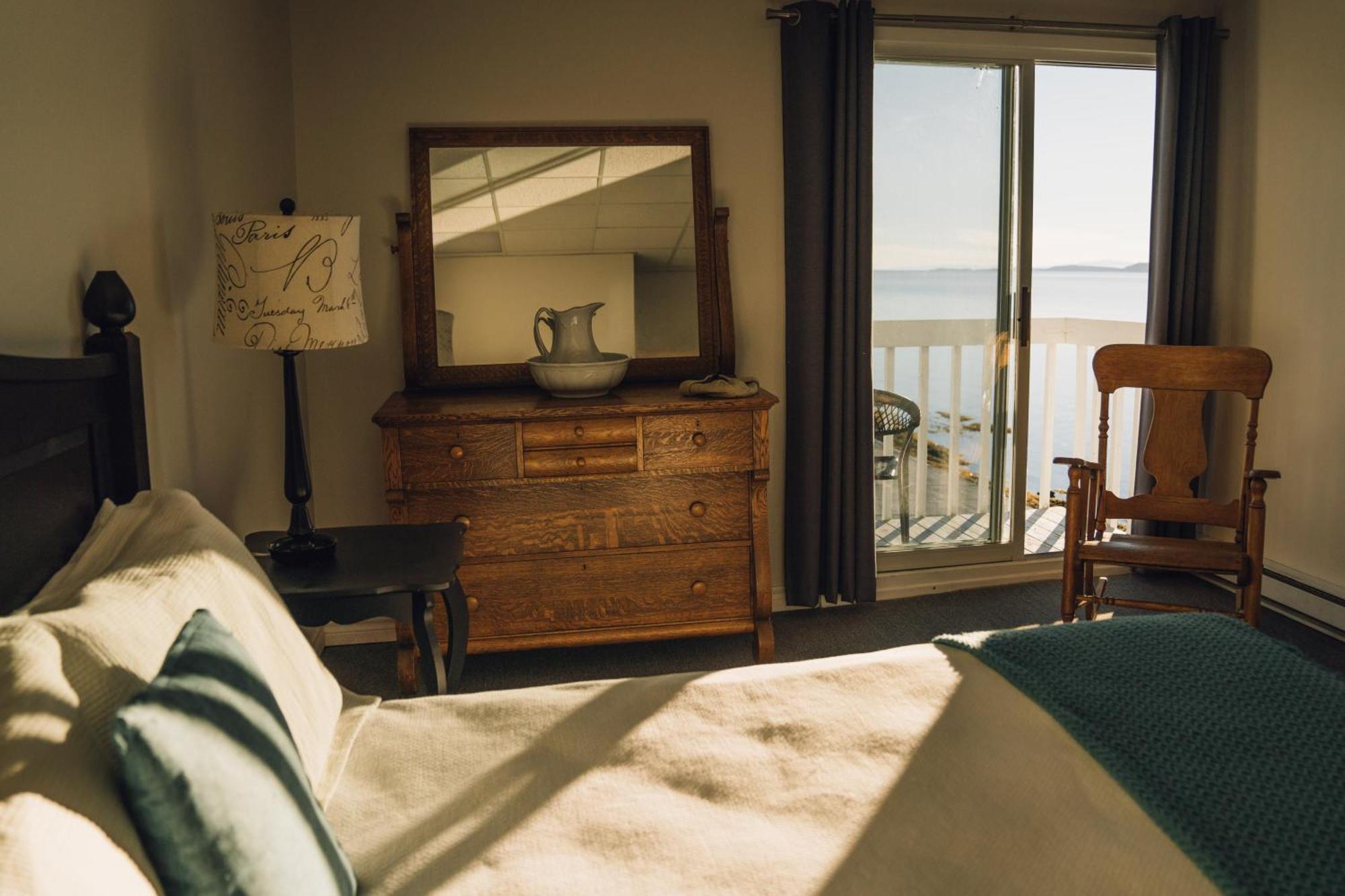 Auberge Sur Mer Notre-Dame-du-Portage 외부 사진